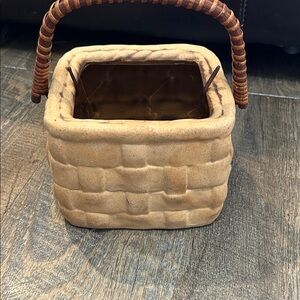 Vintage Takahashi Japan tromp‎ l’oeil Ceramic Basket Unmarked With Wicker Handle